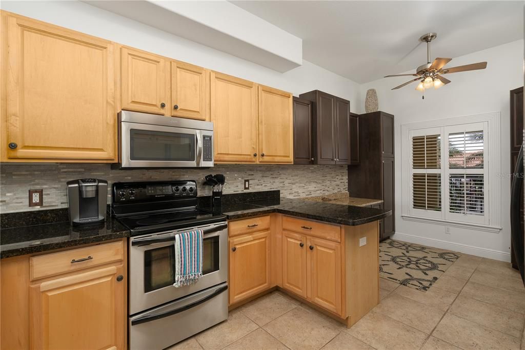 待售: $325,000 (2 贝兹, 2 浴室, 1513 平方英尺)