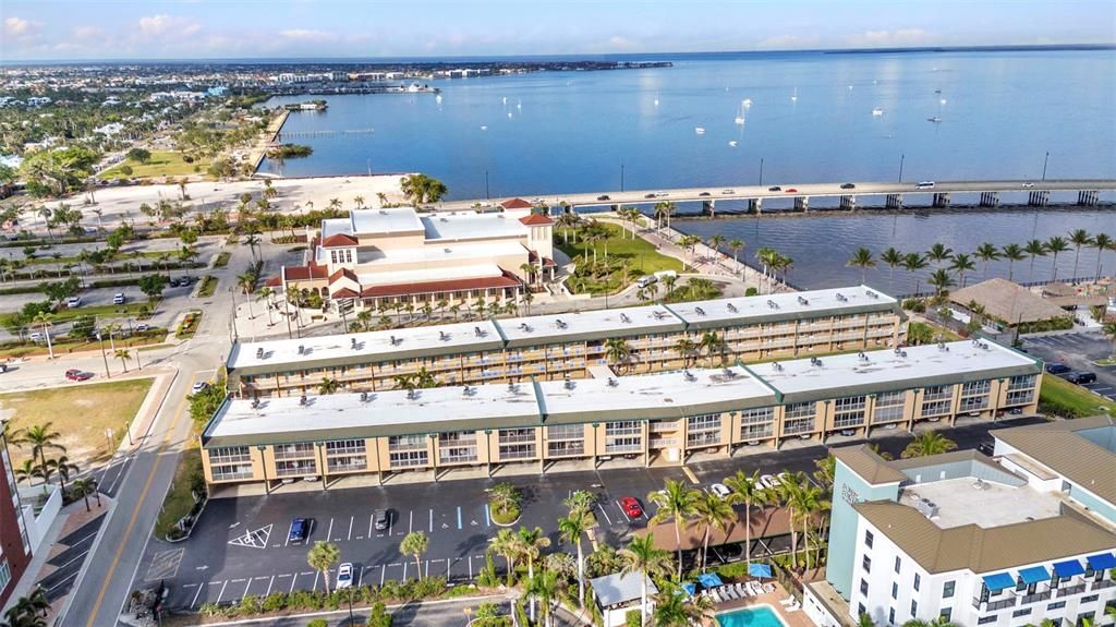 待售: $259,000 (2 贝兹, 2 浴室, 1077 平方英尺)