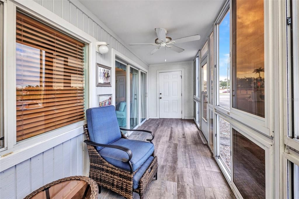 待售: $259,000 (2 贝兹, 2 浴室, 1077 平方英尺)