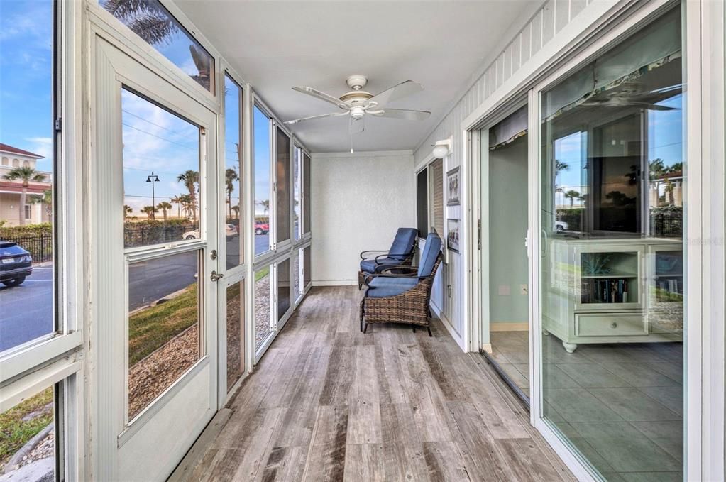 待售: $259,000 (2 贝兹, 2 浴室, 1077 平方英尺)