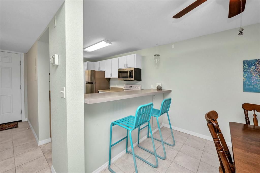 待售: $259,000 (2 贝兹, 2 浴室, 1077 平方英尺)