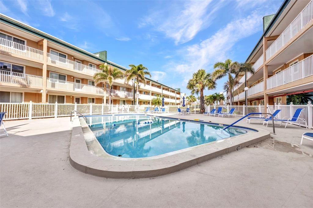 待售: $259,000 (2 贝兹, 2 浴室, 1077 平方英尺)