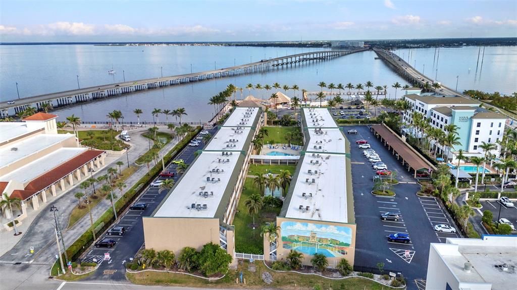 待售: $259,000 (2 贝兹, 2 浴室, 1077 平方英尺)