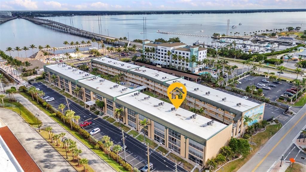 待售: $259,000 (2 贝兹, 2 浴室, 1077 平方英尺)