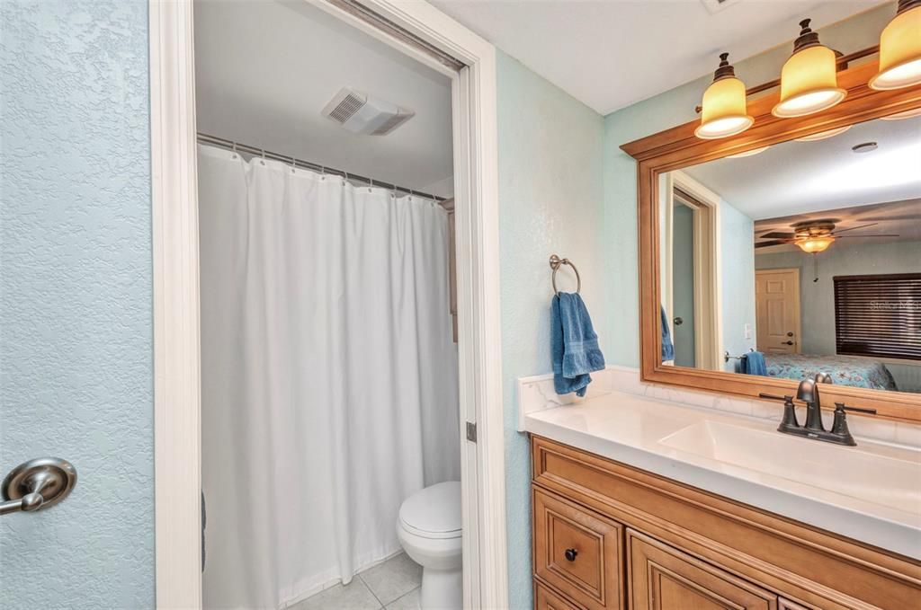 待售: $259,000 (2 贝兹, 2 浴室, 1077 平方英尺)