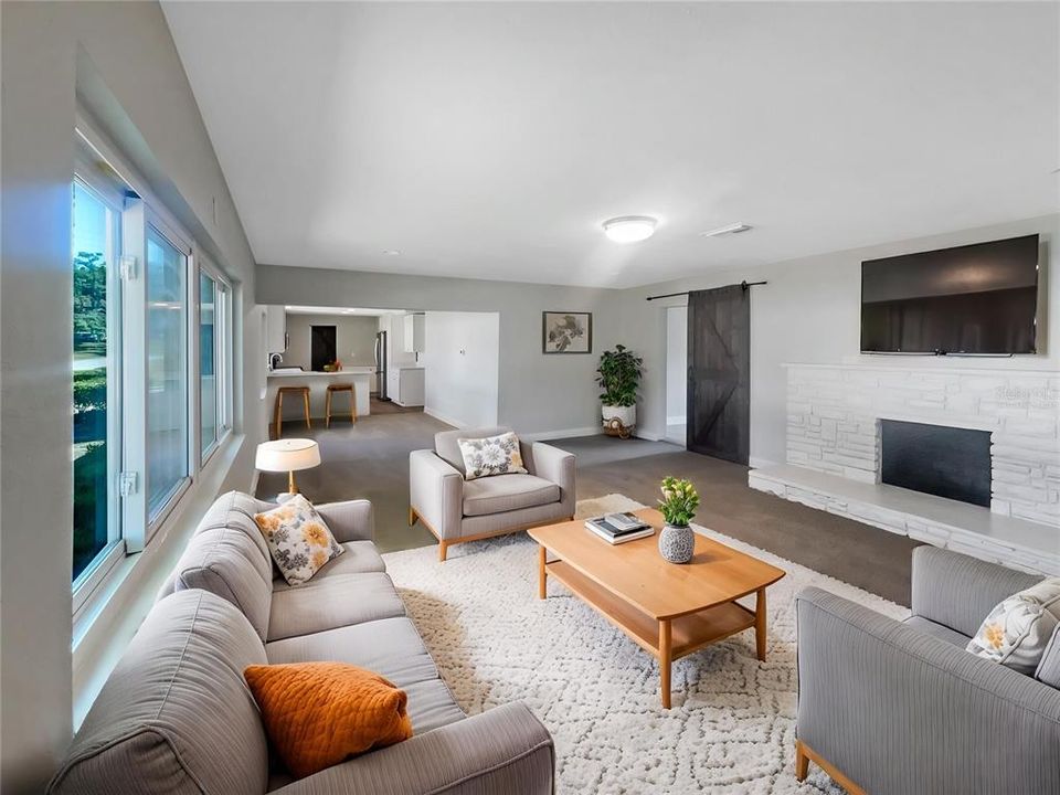 待售: $325,000 (3 贝兹, 3 浴室, 2144 平方英尺)