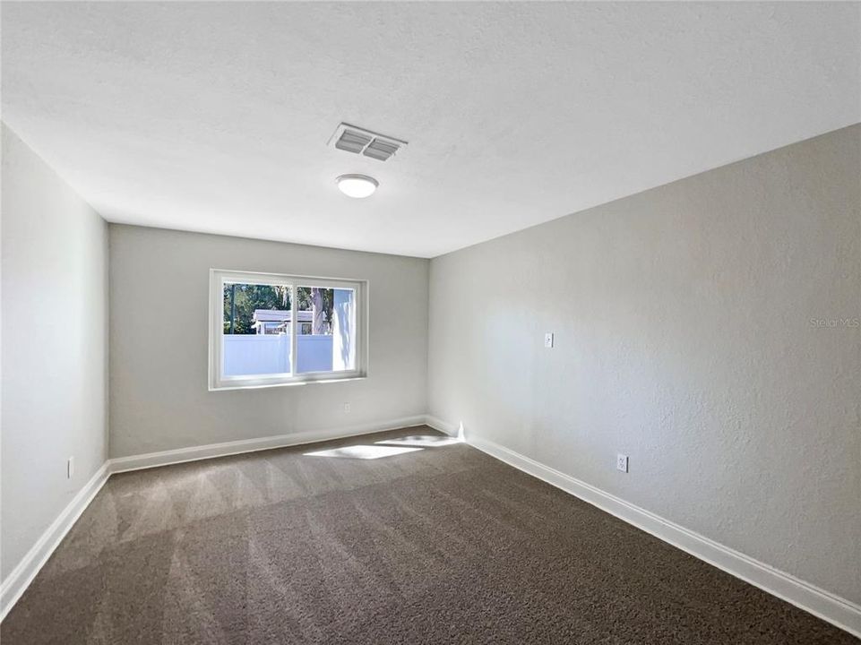 待售: $325,000 (3 贝兹, 3 浴室, 2144 平方英尺)