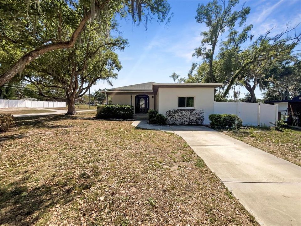 待售: $325,000 (3 贝兹, 3 浴室, 2144 平方英尺)