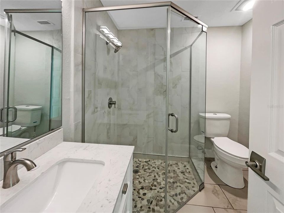 待售: $325,000 (3 贝兹, 3 浴室, 2144 平方英尺)