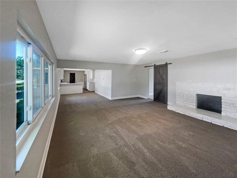 待售: $325,000 (3 贝兹, 3 浴室, 2144 平方英尺)