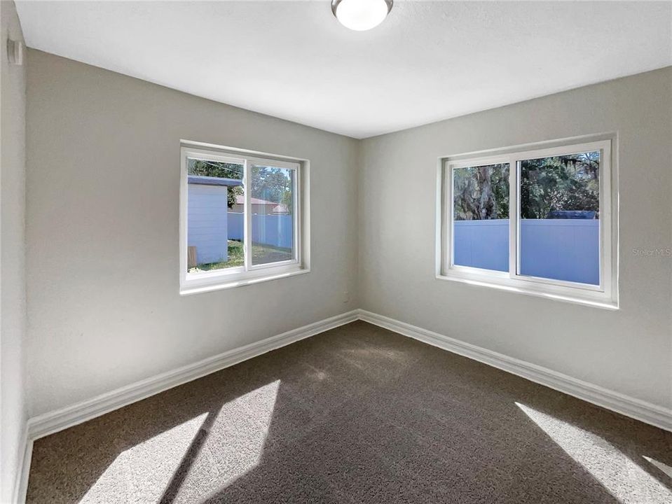 待售: $325,000 (3 贝兹, 3 浴室, 2144 平方英尺)