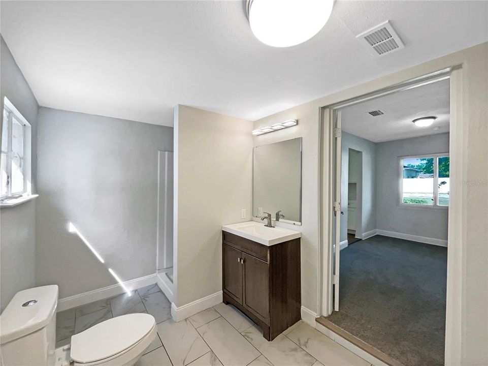 待售: $325,000 (3 贝兹, 3 浴室, 2144 平方英尺)