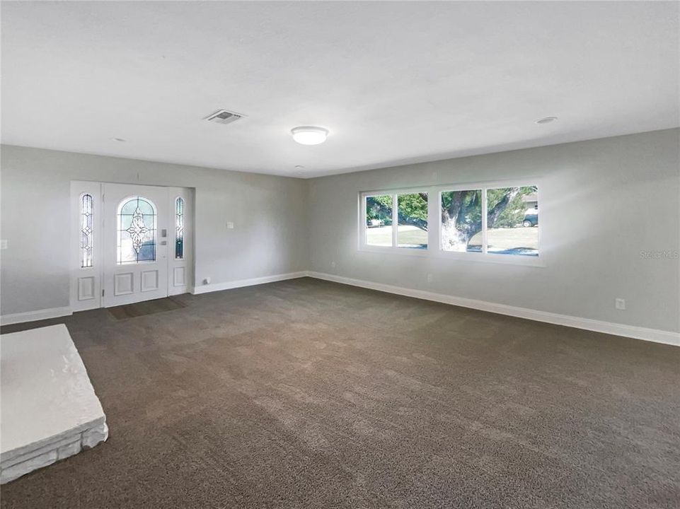 待售: $325,000 (3 贝兹, 3 浴室, 2144 平方英尺)