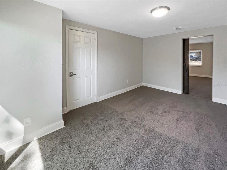 待售: $325,000 (3 贝兹, 3 浴室, 2144 平方英尺)