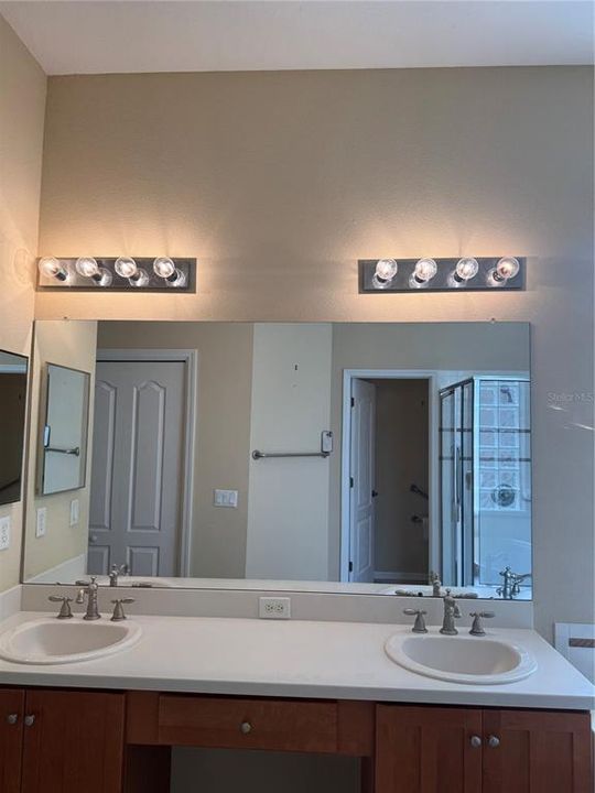 На продажу: $344,000 (2 спален, 2 ванн, 1837 Квадратных фут)