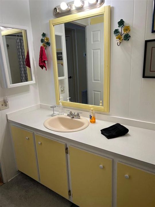 待售: $129,000 (2 贝兹, 2 浴室, 960 平方英尺)