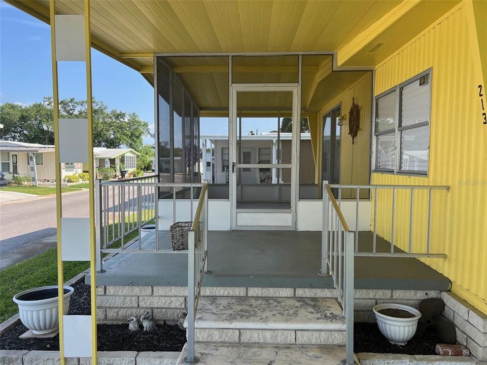 待售: $129,000 (2 贝兹, 2 浴室, 960 平方英尺)