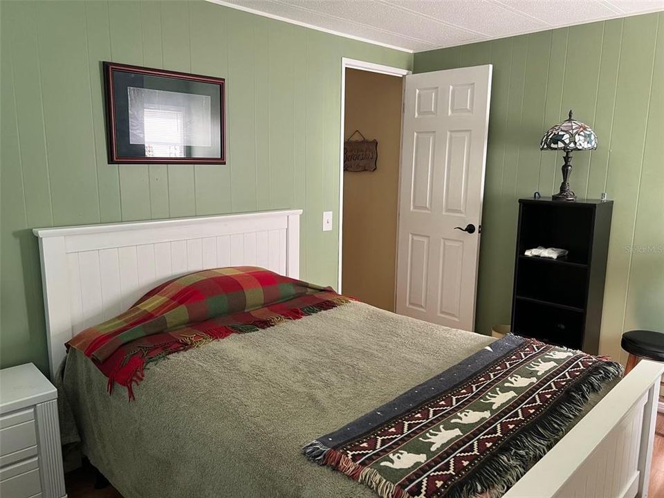 待售: $129,000 (2 贝兹, 2 浴室, 960 平方英尺)