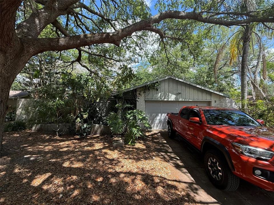 Recently Sold: $325,000 (3 beds, 2 baths, 1344 Square Feet)