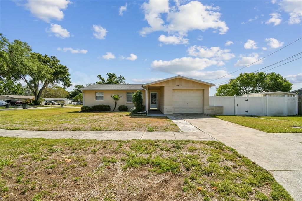 Recently Sold: $325,000 (3 beds, 1 baths, 865 Square Feet)