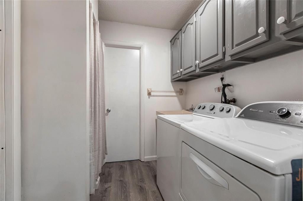 For Sale: $315,000 (2 beds, 2 baths, 1050 Square Feet)