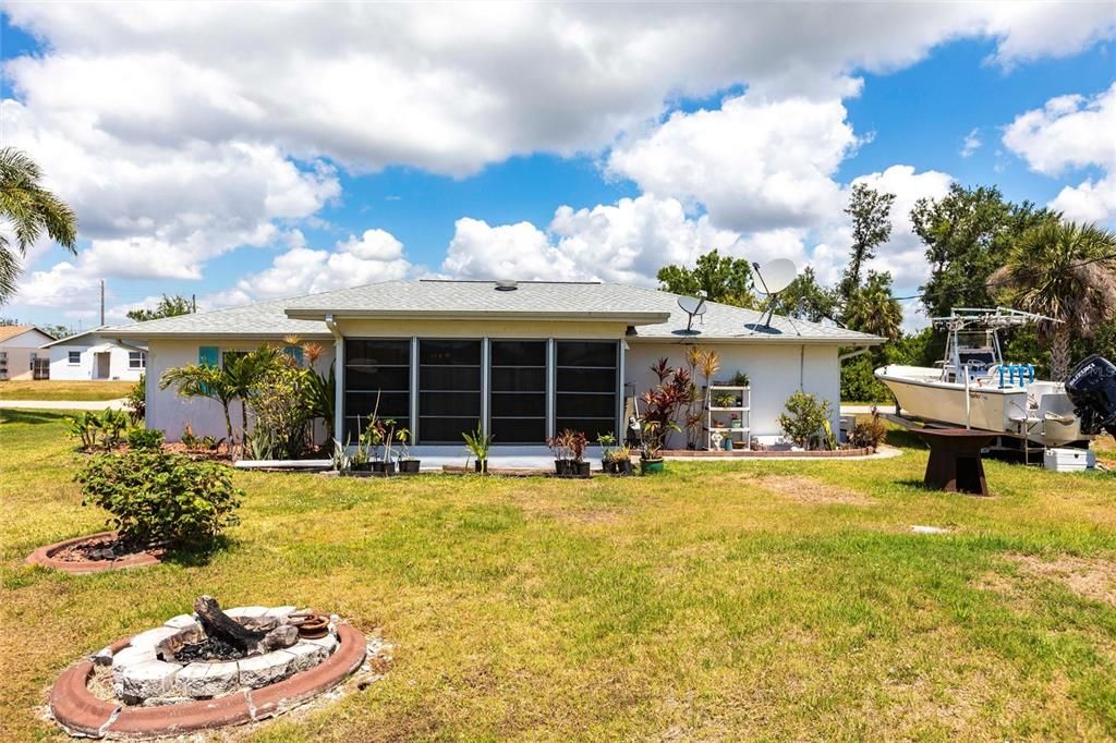 For Sale: $315,000 (2 beds, 2 baths, 1050 Square Feet)