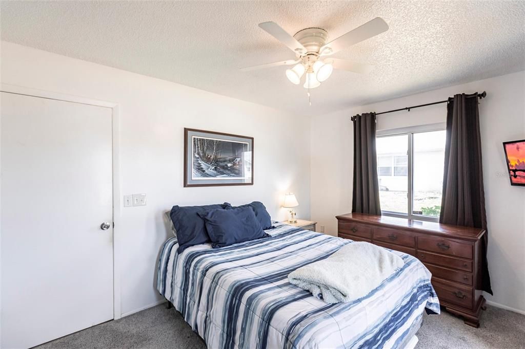 For Sale: $315,000 (2 beds, 2 baths, 1050 Square Feet)