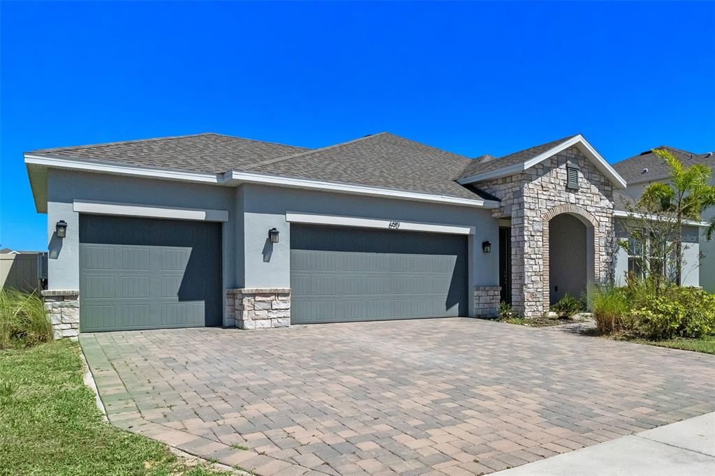 Recently Sold: $565,000 (4 beds, 3 baths, 2710 Square Feet)