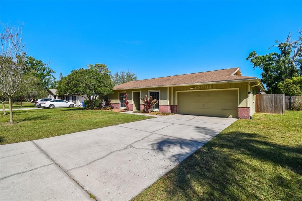 Recently Sold: $525,000 (4 beds, 2 baths, 1914 Square Feet)