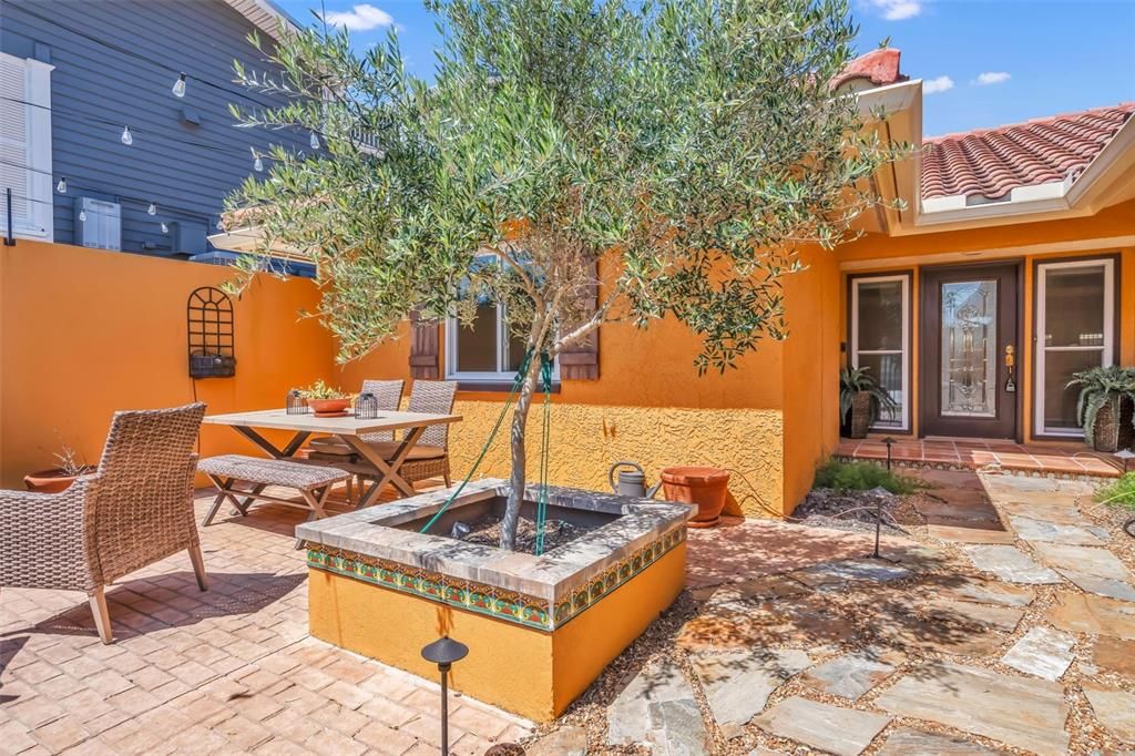 Active With Contract: $799,000 (3 beds, 2 baths, 2039 Square Feet)