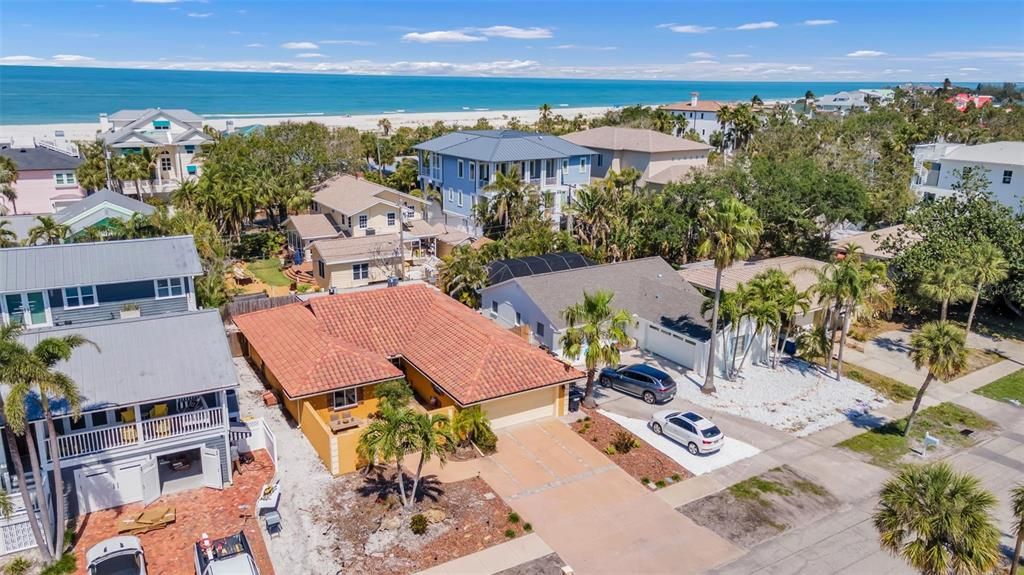 Active With Contract: $799,000 (3 beds, 2 baths, 2039 Square Feet)