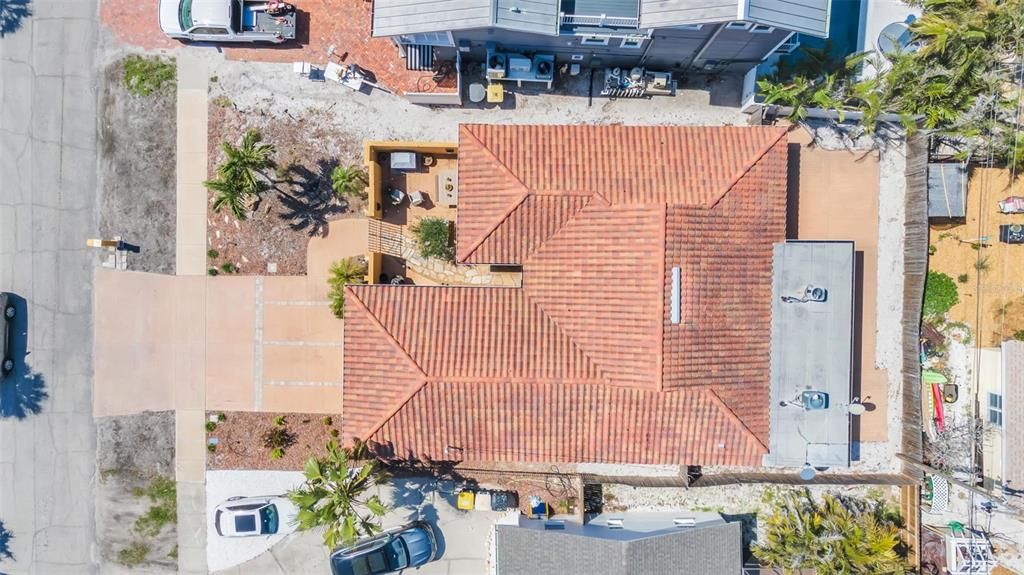 Active With Contract: $799,000 (3 beds, 2 baths, 2039 Square Feet)