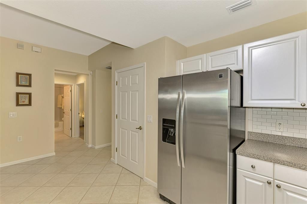 На продажу: $250,000 (2 спален, 2 ванн, 1429 Квадратных фут)