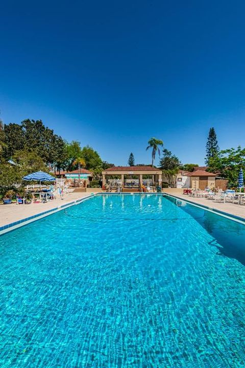 For Sale: $179,900 (2 beds, 2 baths, 1144 Square Feet)