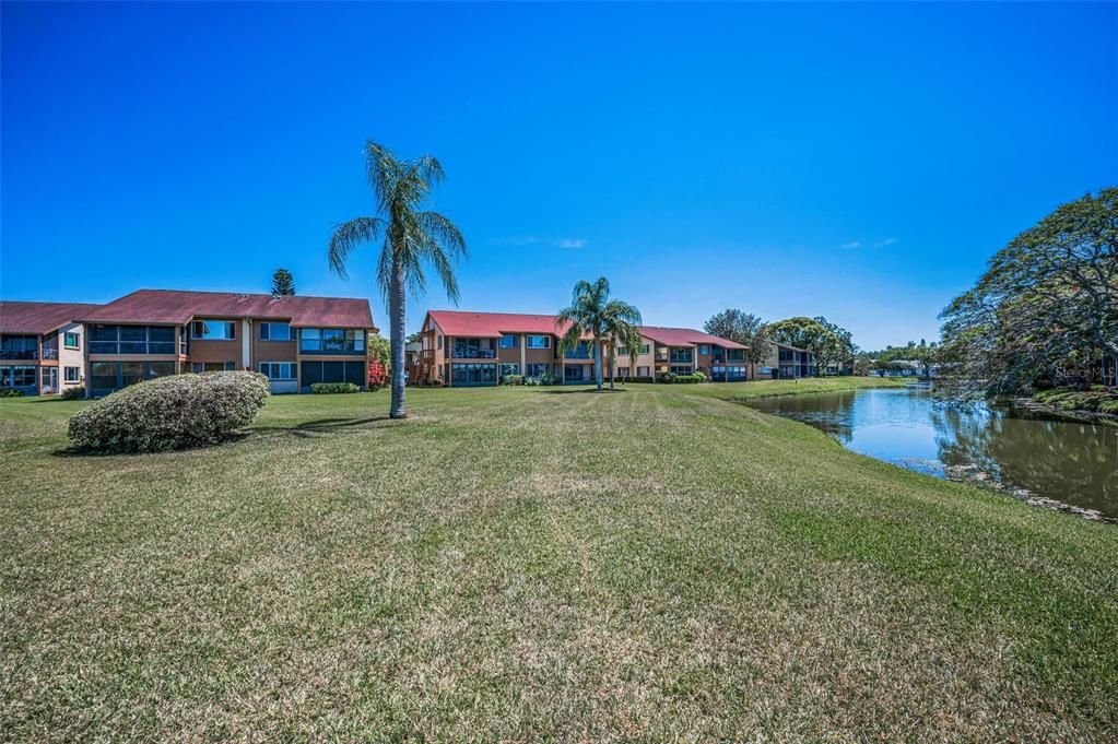 For Sale: $179,900 (2 beds, 2 baths, 1144 Square Feet)