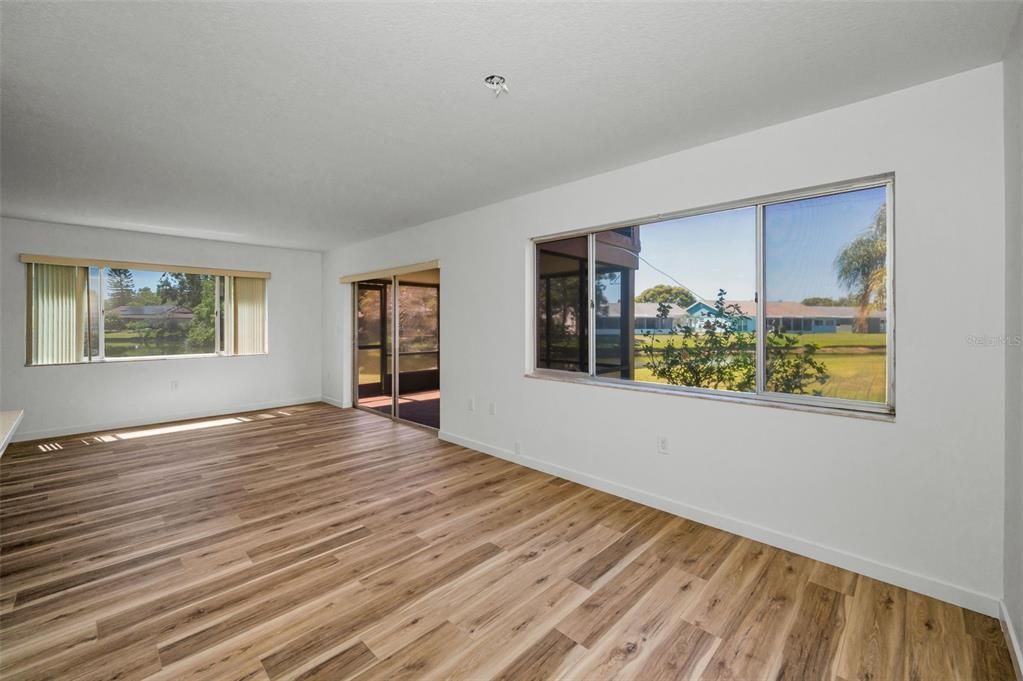 For Sale: $179,900 (2 beds, 2 baths, 1144 Square Feet)