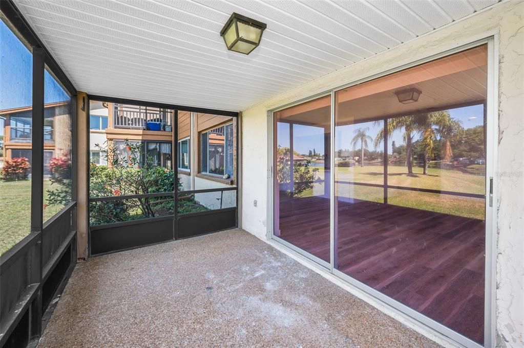 For Sale: $179,900 (2 beds, 2 baths, 1144 Square Feet)