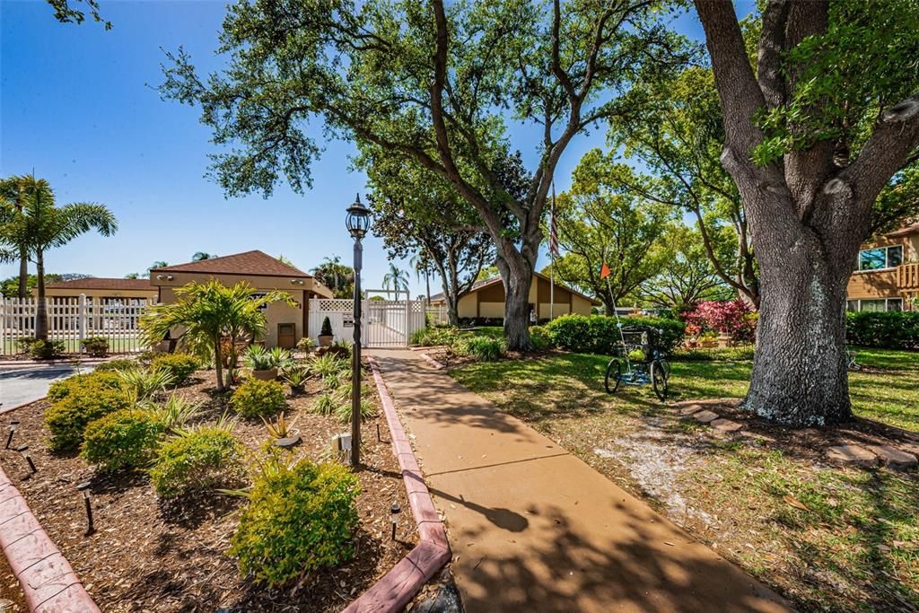 For Sale: $179,900 (2 beds, 2 baths, 1144 Square Feet)