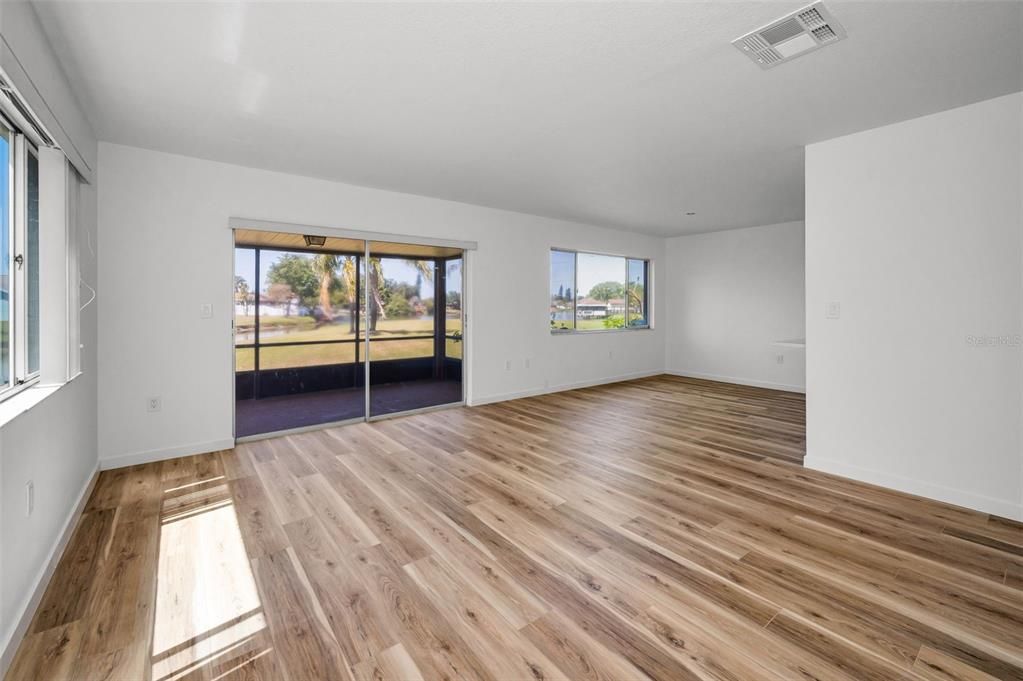 For Sale: $179,900 (2 beds, 2 baths, 1144 Square Feet)