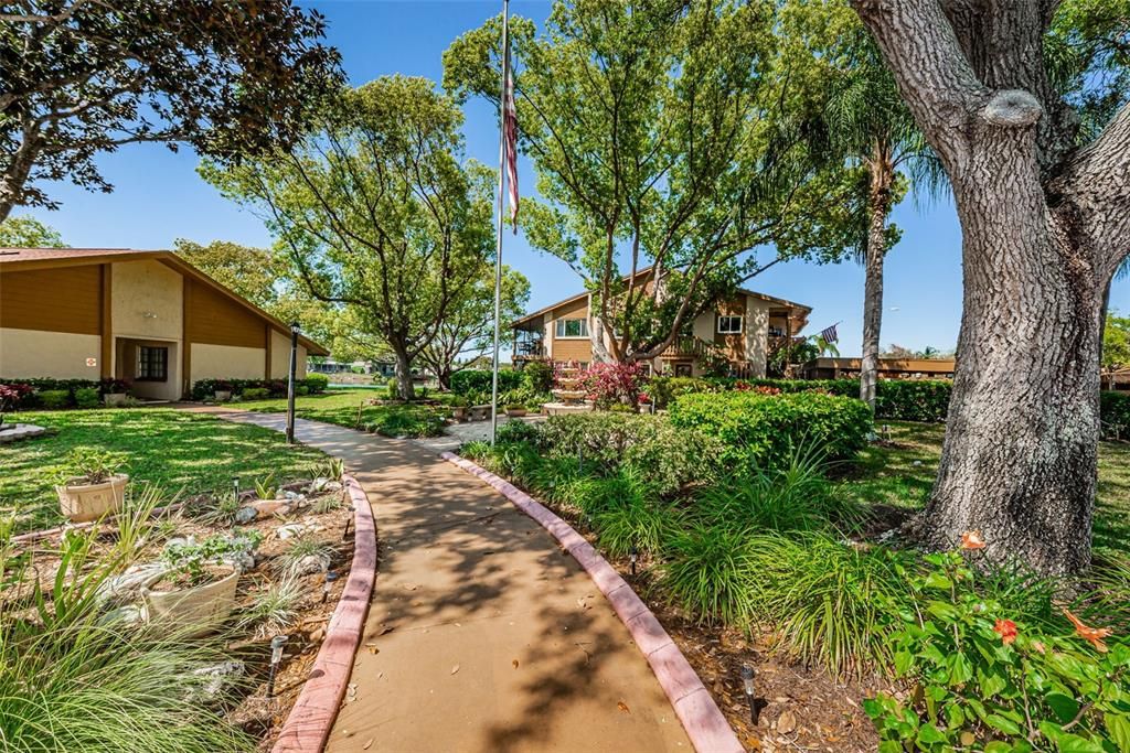 For Sale: $179,900 (2 beds, 2 baths, 1144 Square Feet)