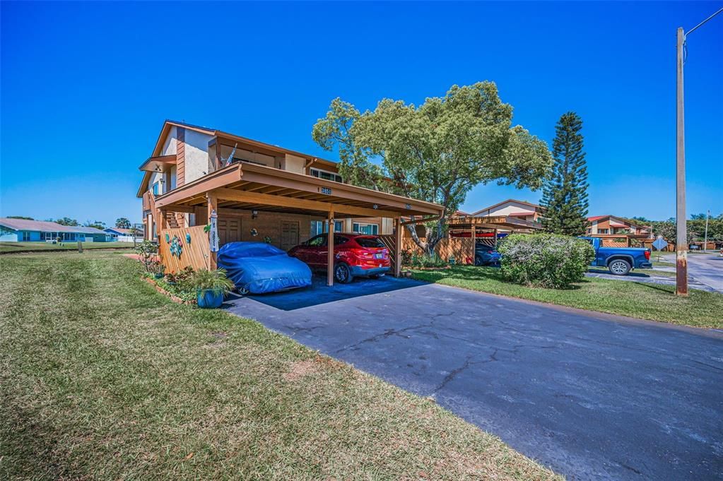 For Sale: $179,900 (2 beds, 2 baths, 1144 Square Feet)