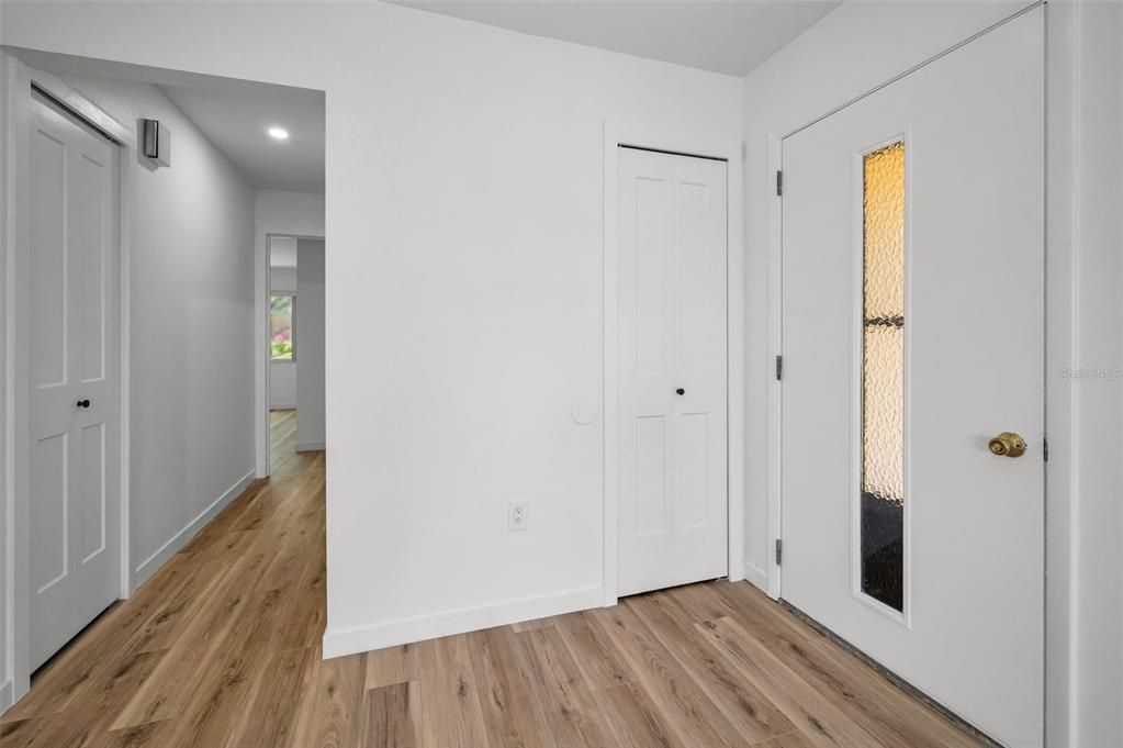 For Sale: $179,900 (2 beds, 2 baths, 1144 Square Feet)