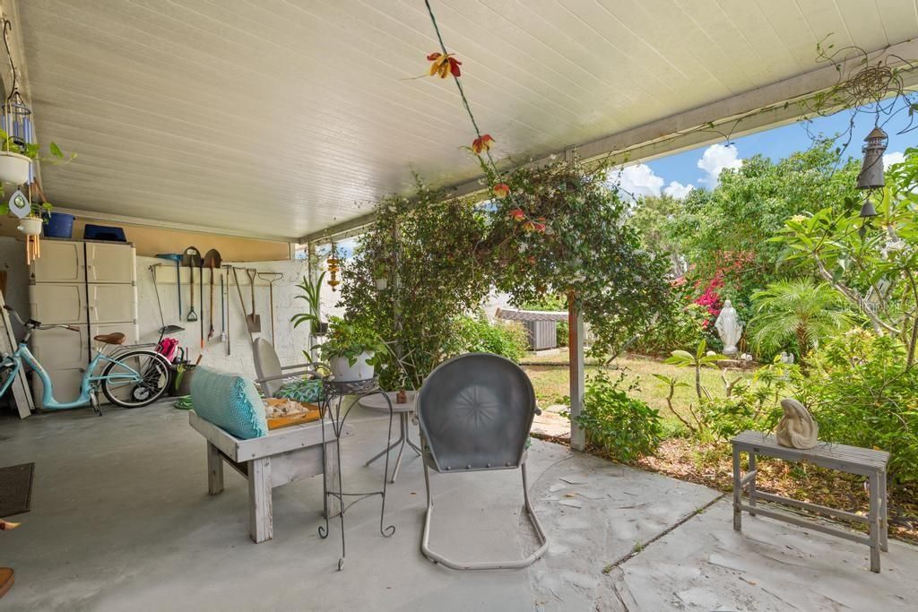 For Sale: $220,000 (2 beds, 2 baths, 1270 Square Feet)