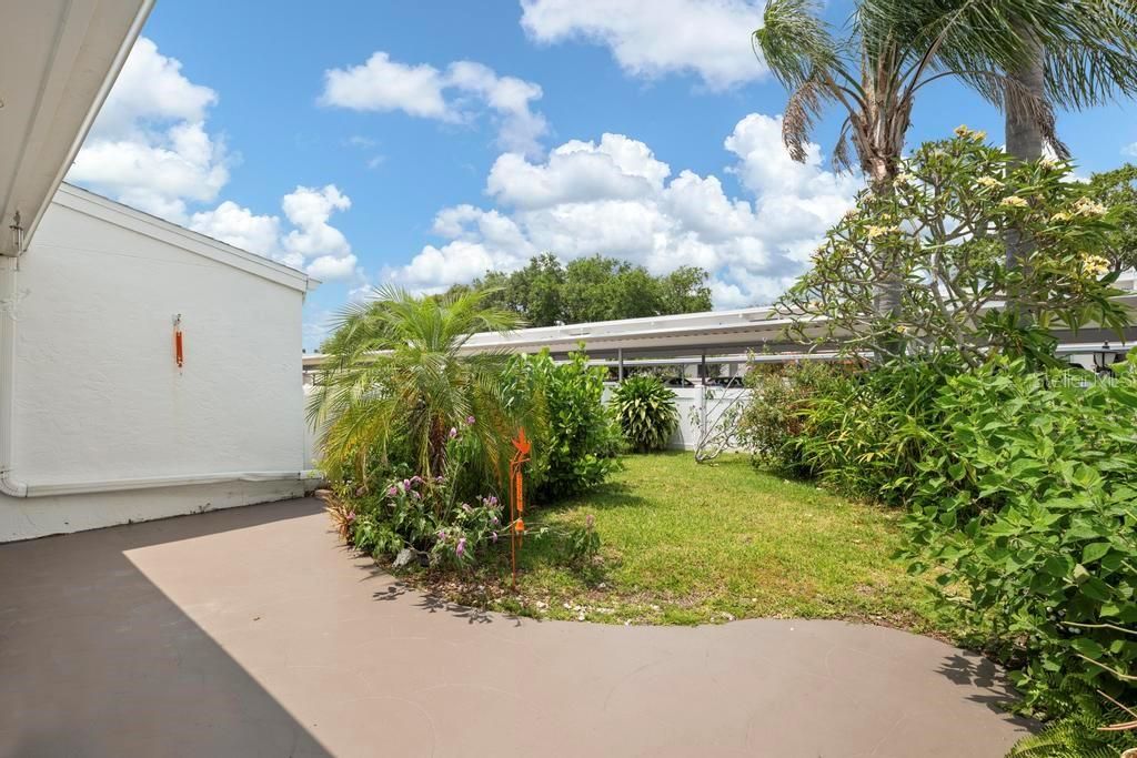 For Sale: $220,000 (2 beds, 2 baths, 1270 Square Feet)