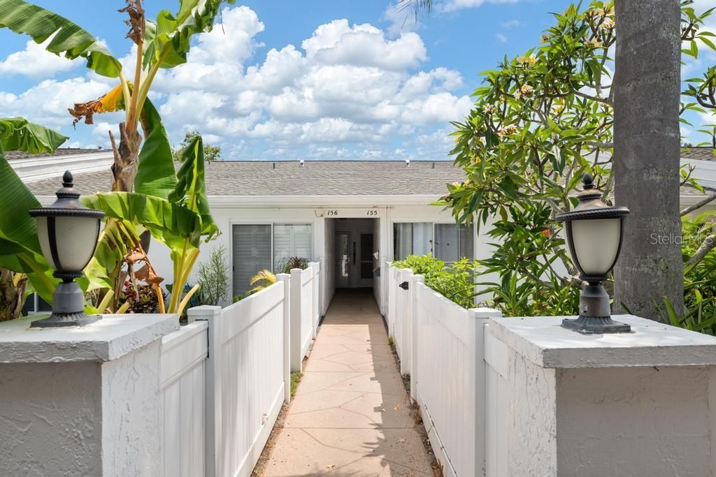 For Sale: $220,000 (2 beds, 2 baths, 1270 Square Feet)