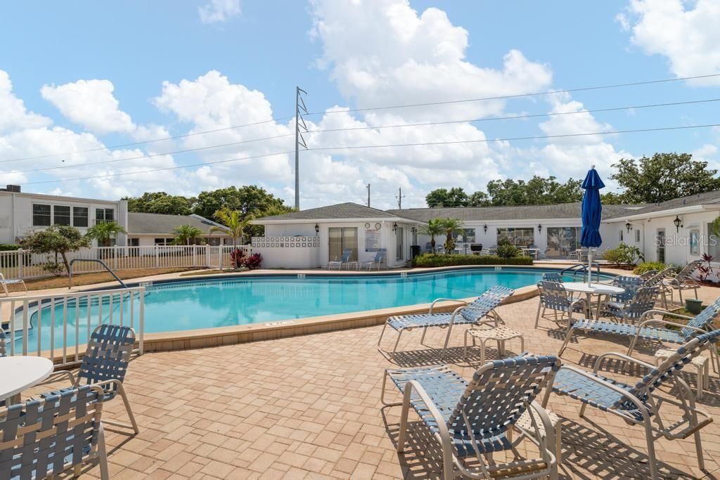 For Sale: $220,000 (2 beds, 2 baths, 1270 Square Feet)