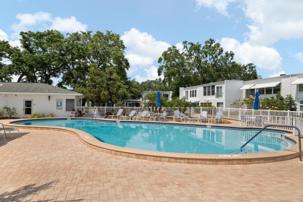 For Sale: $220,000 (2 beds, 2 baths, 1270 Square Feet)