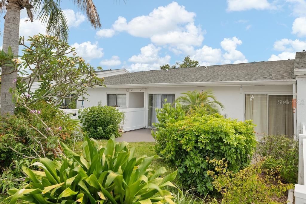 For Sale: $220,000 (2 beds, 2 baths, 1270 Square Feet)