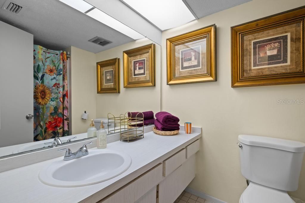 For Sale: $220,000 (2 beds, 2 baths, 1270 Square Feet)