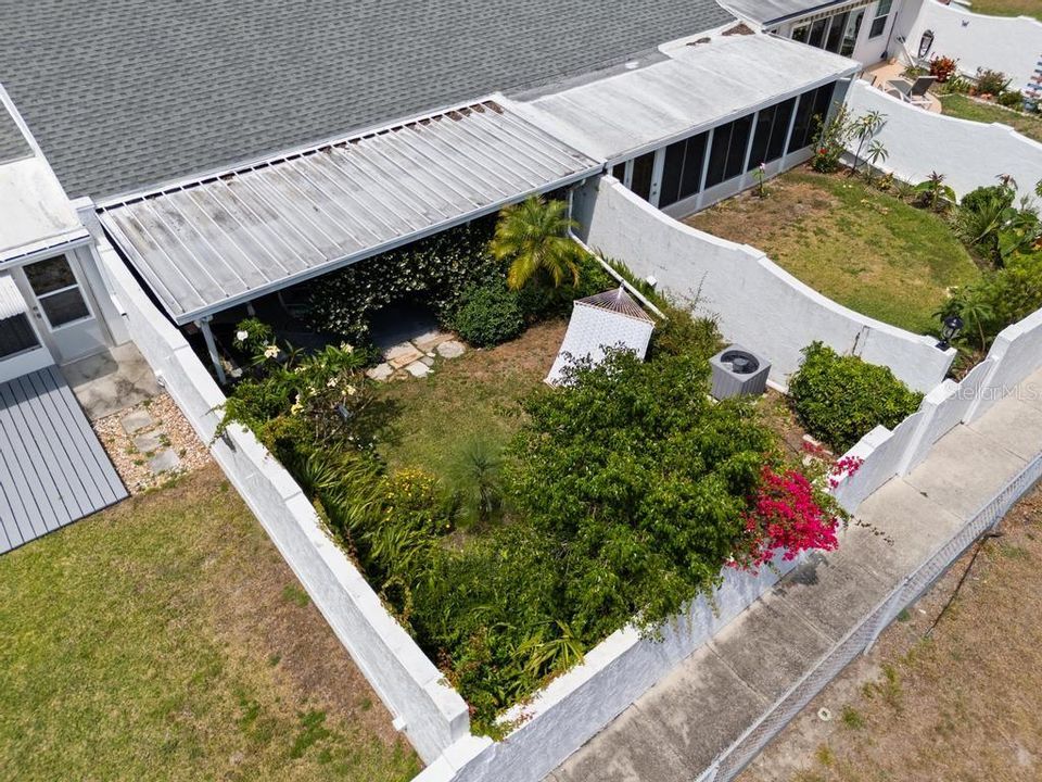 For Sale: $220,000 (2 beds, 2 baths, 1270 Square Feet)